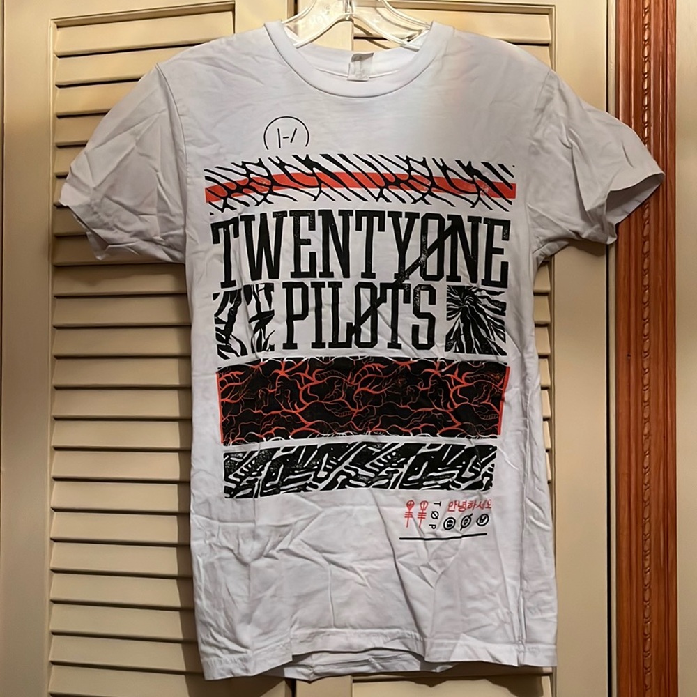 Discontinued size XS Twenty One Pilots band Tee